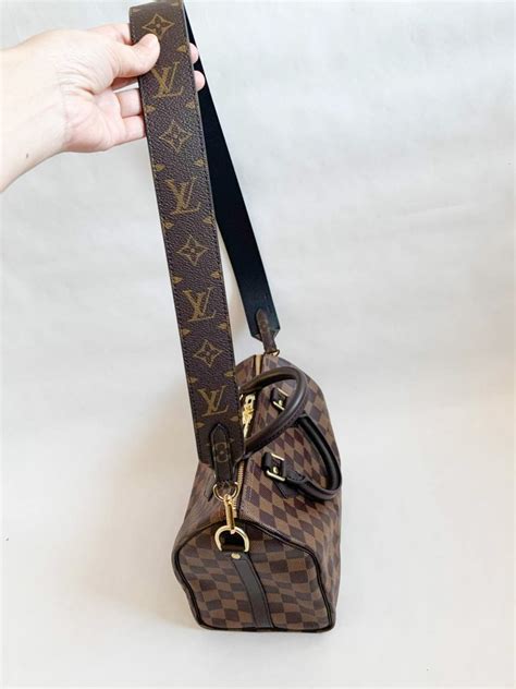 city pouch louis vuitton|Louis Vuitton pouch with strap.